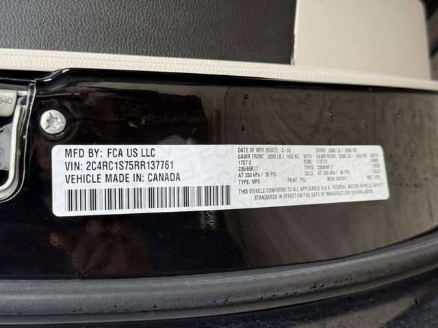 Used 2024 Chrysler Pacifica Limited FWD image 35
