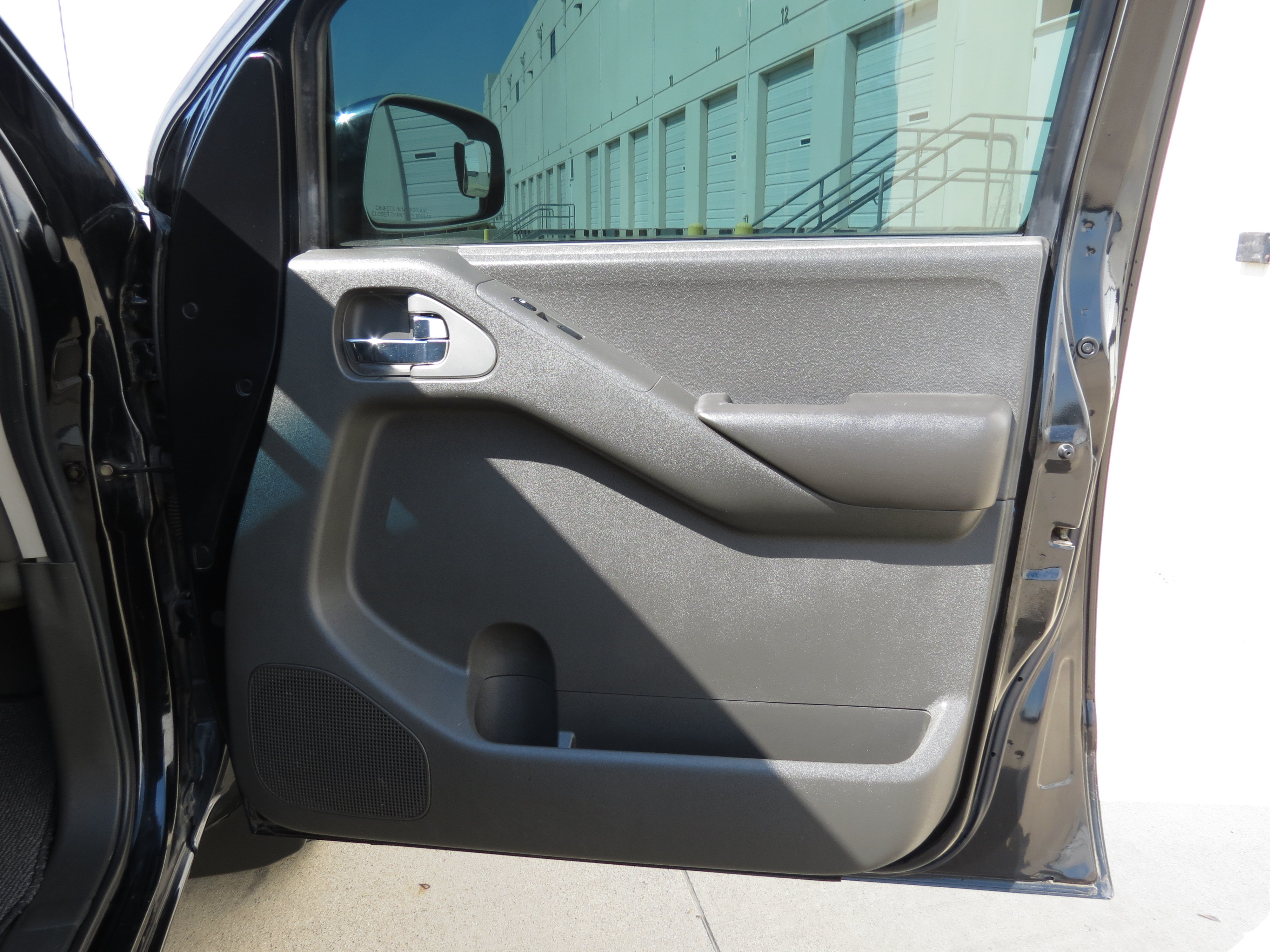 Used 2006 Nissan Frontier NISMO RWD image 24