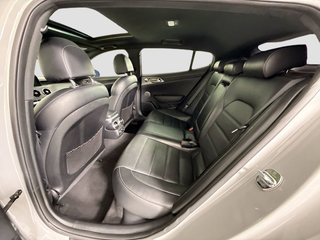 Used 2020 Kia Stinger GT2 RWD image 22