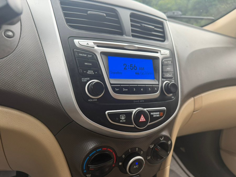 Used 2014 Hyundai Accent GLS FWD image 27