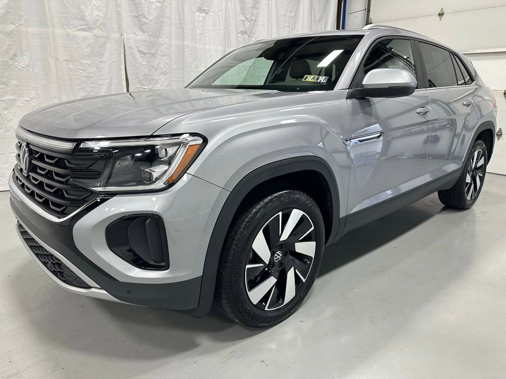 Used 2025 Volkswagen Atlas Cross Sport SE image 3