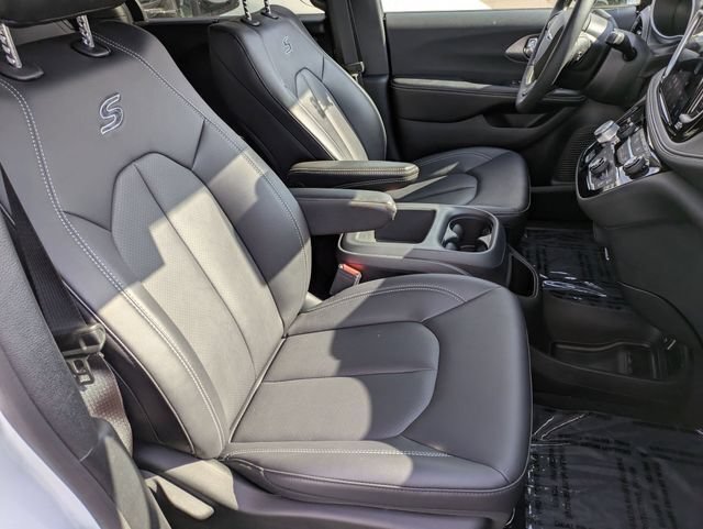 New 2026 Chrysler Pacifica Select w/ S Appearance Package FWD image 28