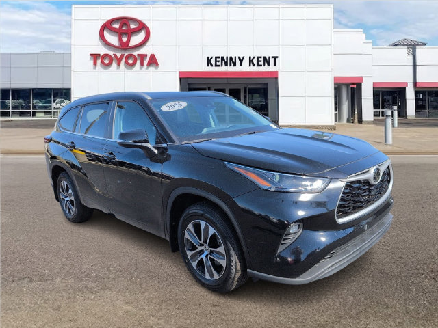 Used 2025 Toyota Highlander XLE