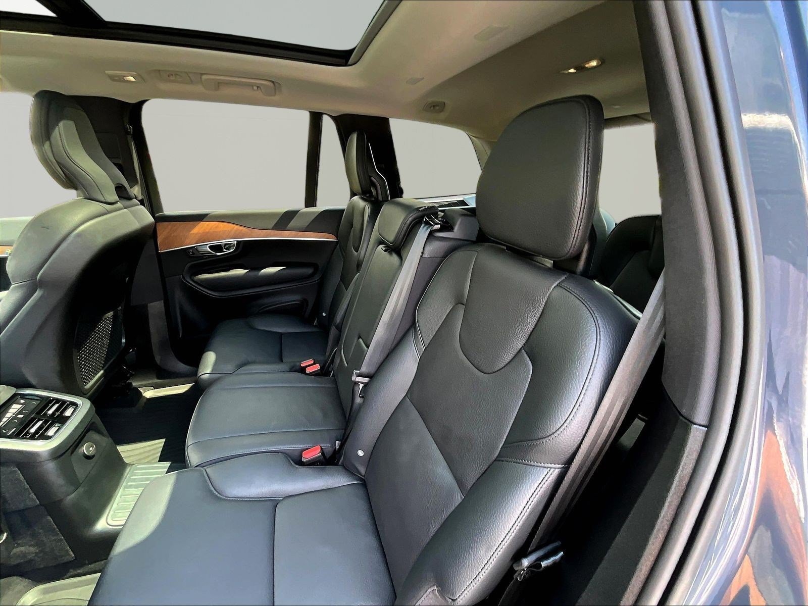 Used 2025 Volvo XC90 T8 Core w/ Protection Package Premier AWD/4WD image 22