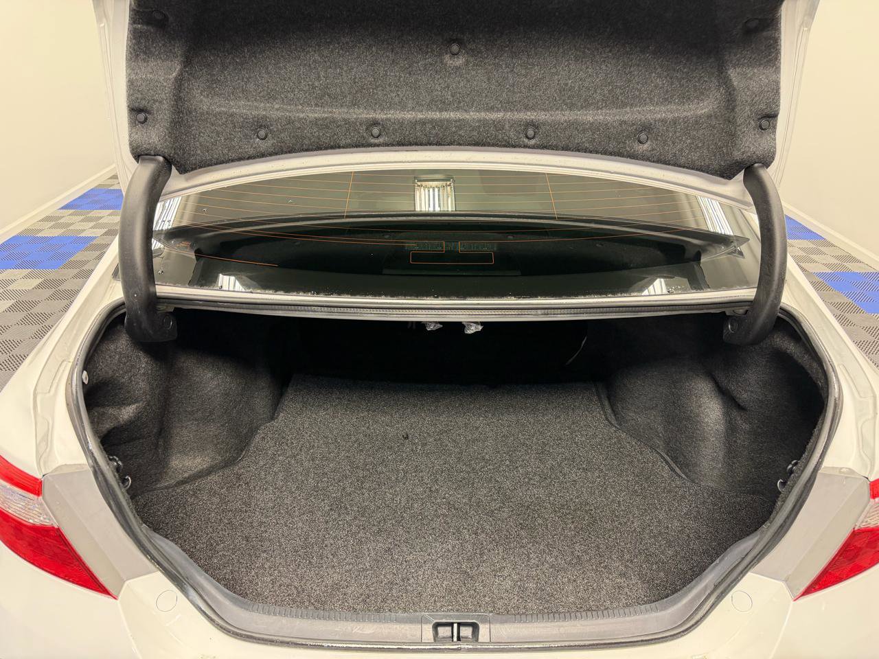 Used 2017 Toyota Camry LE FWD image 27