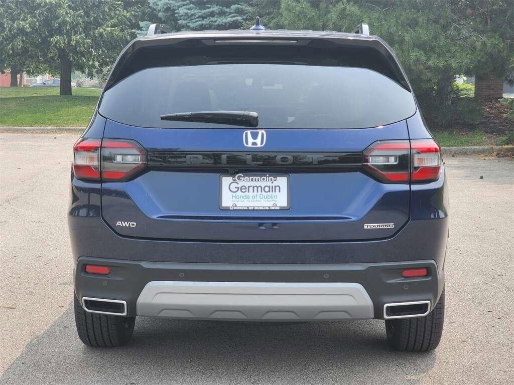 Used 2023 Honda Pilot Touring image 12