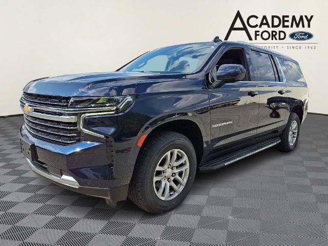 Used 2022 Chevrolet Suburban LT AWD/4WD image 3