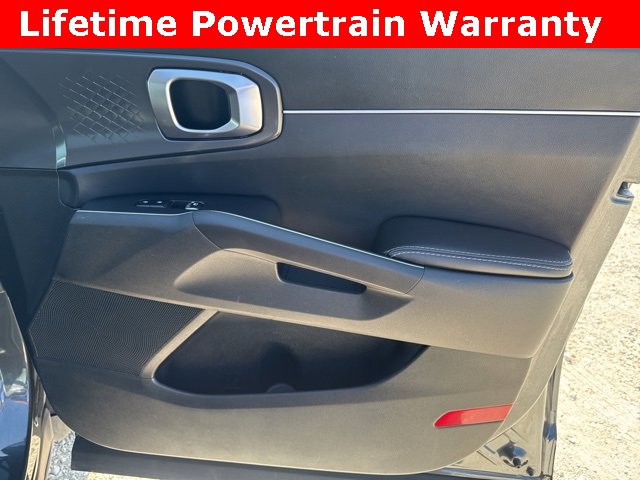 Used 2024 Kia Sorento S image 18