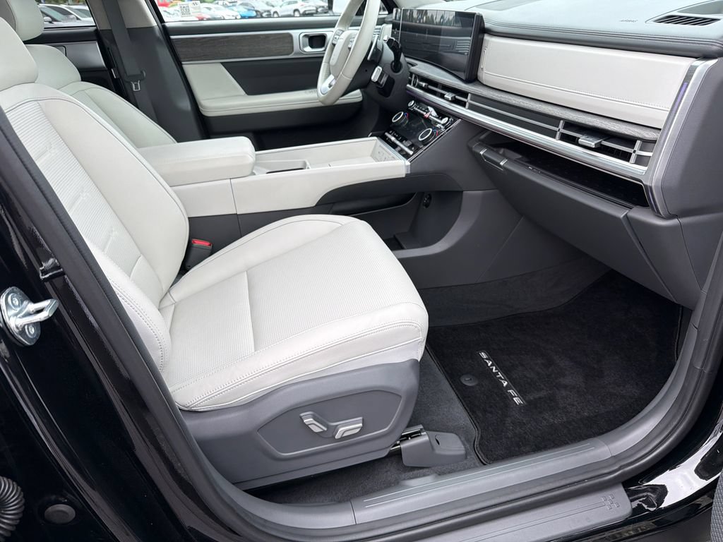 Used 2025 Hyundai Santa Fe Limited FWD image 13