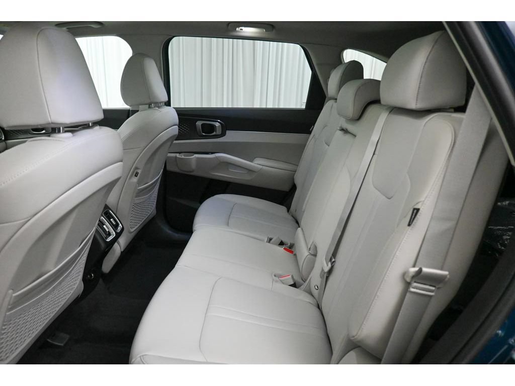 New 2026 Kia Sorento S w/ S Panoramic Sunroof Package FWD image 11