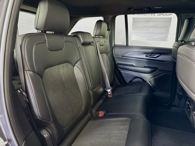 New 2025 Jeep Grand Cherokee Altitude image 27