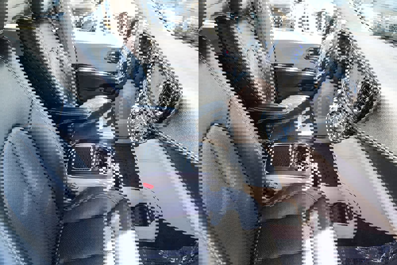 Used 2022 Chrysler Pacifica Touring-L w/ Uconnect Theater Family Group image 15