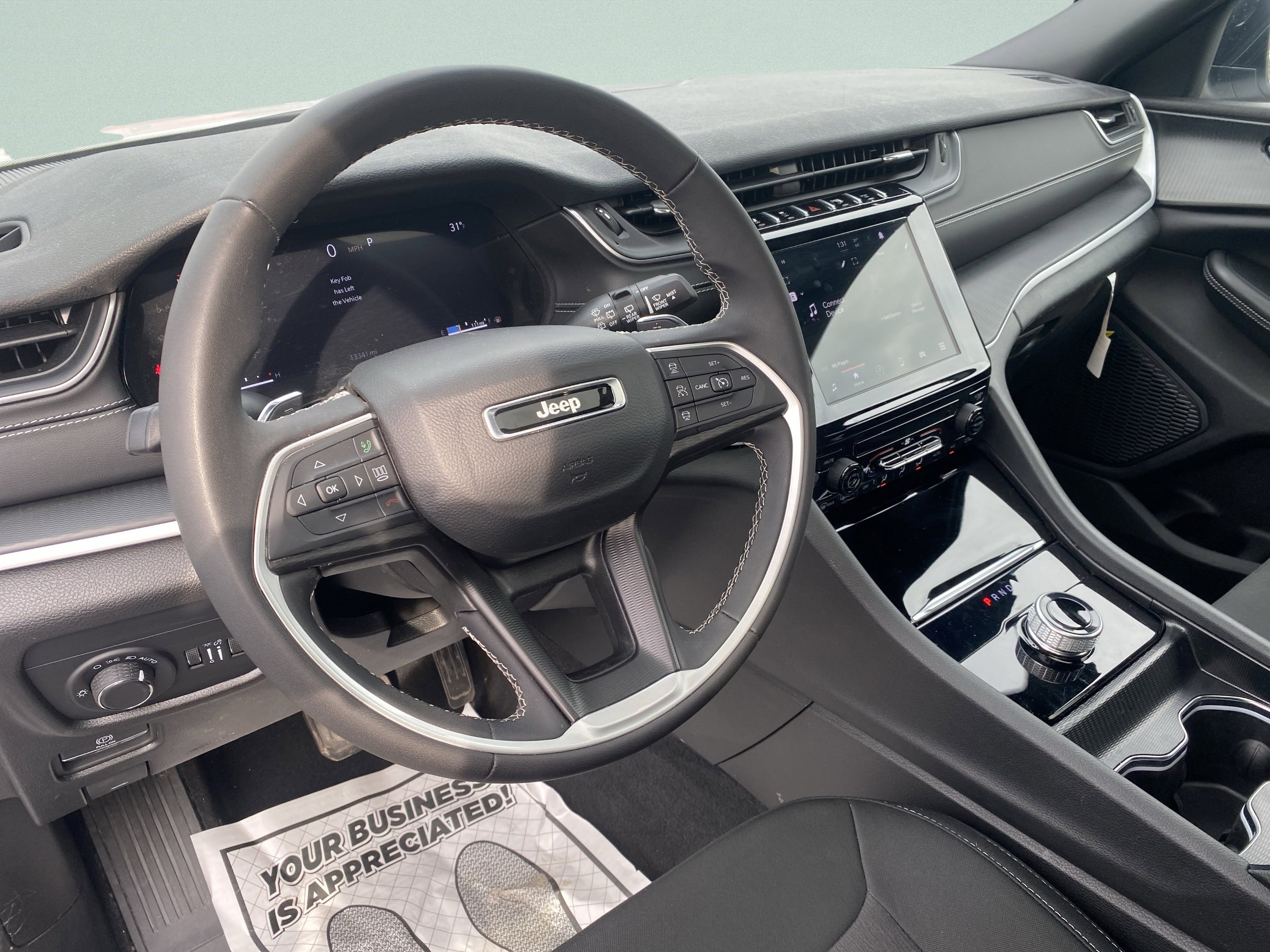 Used 2024 Jeep Grand Cherokee L Laredo image 13