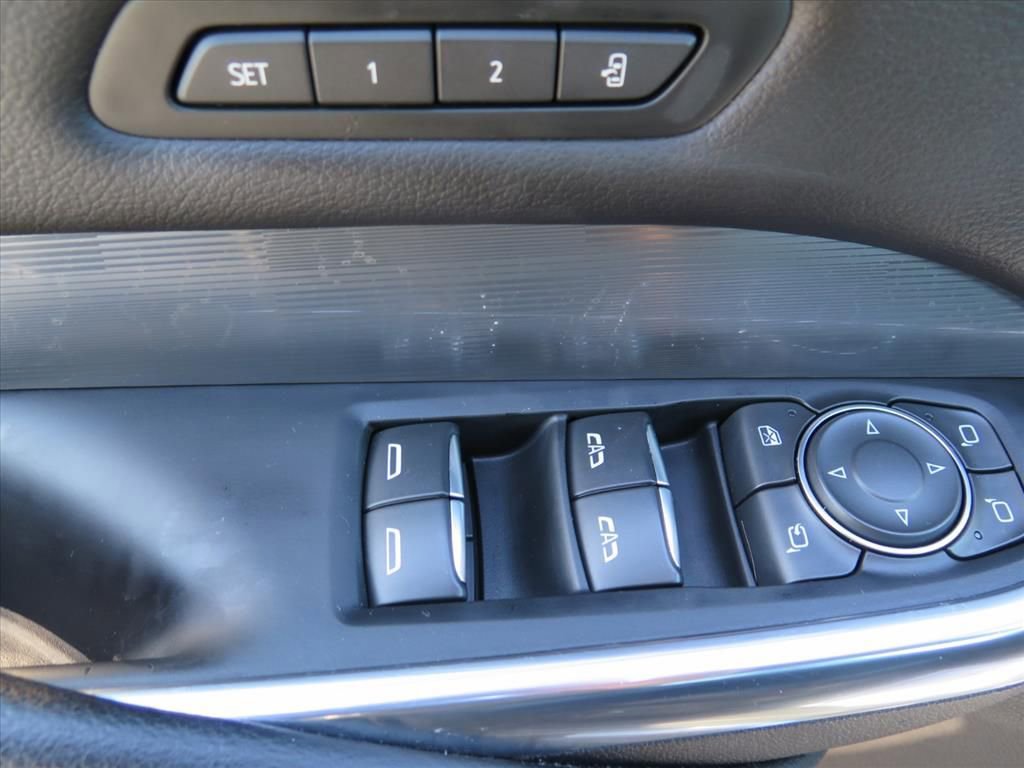 Used 2024 Cadillac XT4 Premium Luxury image 10