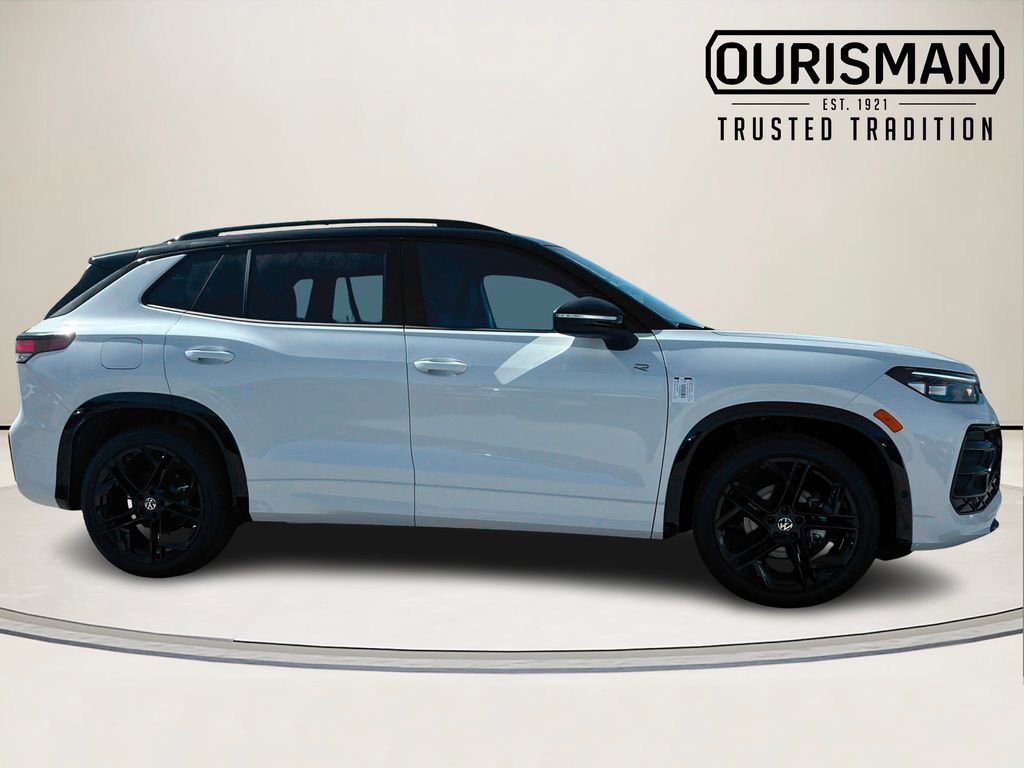 New 2026 Volkswagen Tiguan SE R-Line image 2