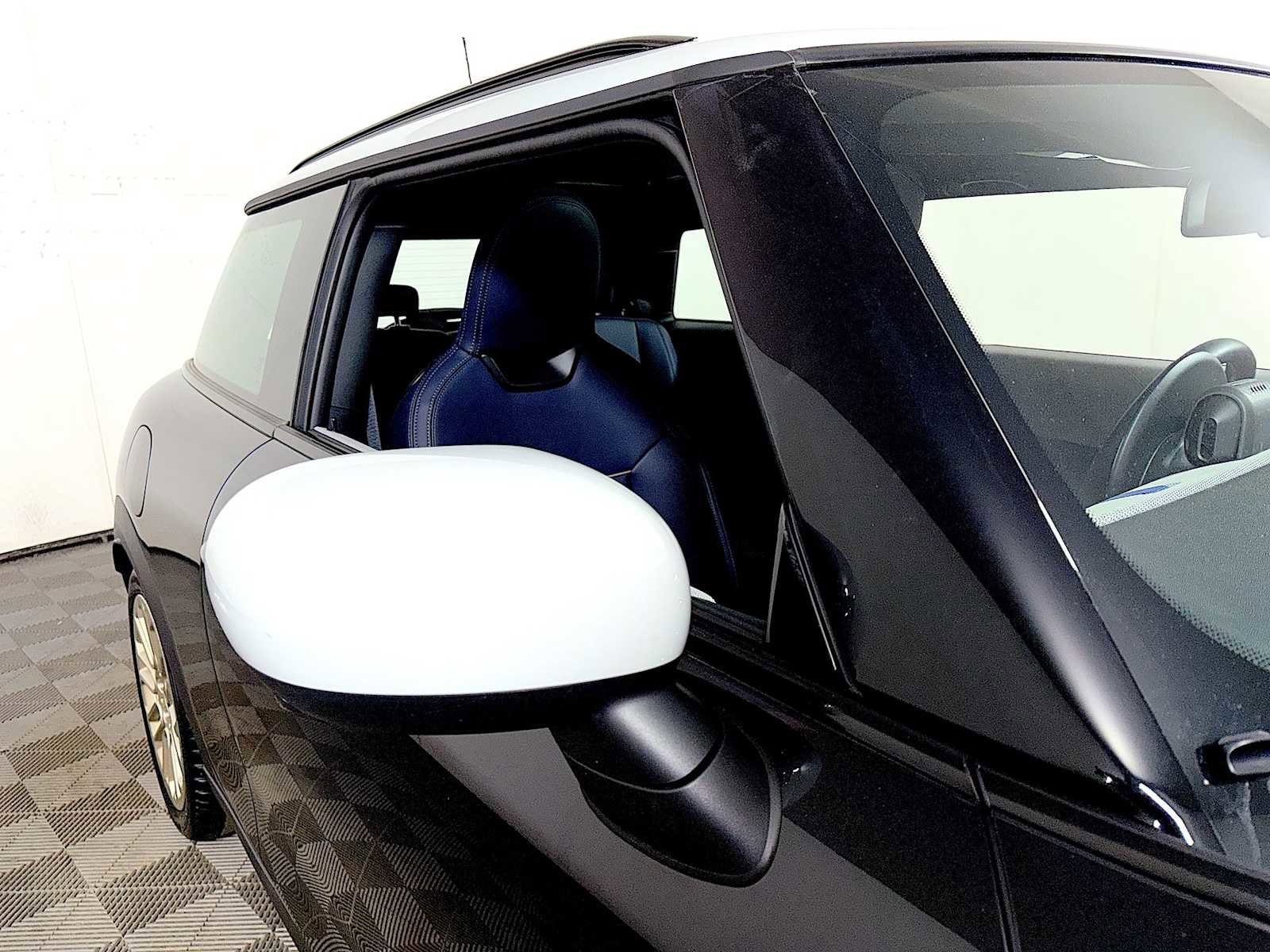 Certified 2025 MINI Cooper S image 30