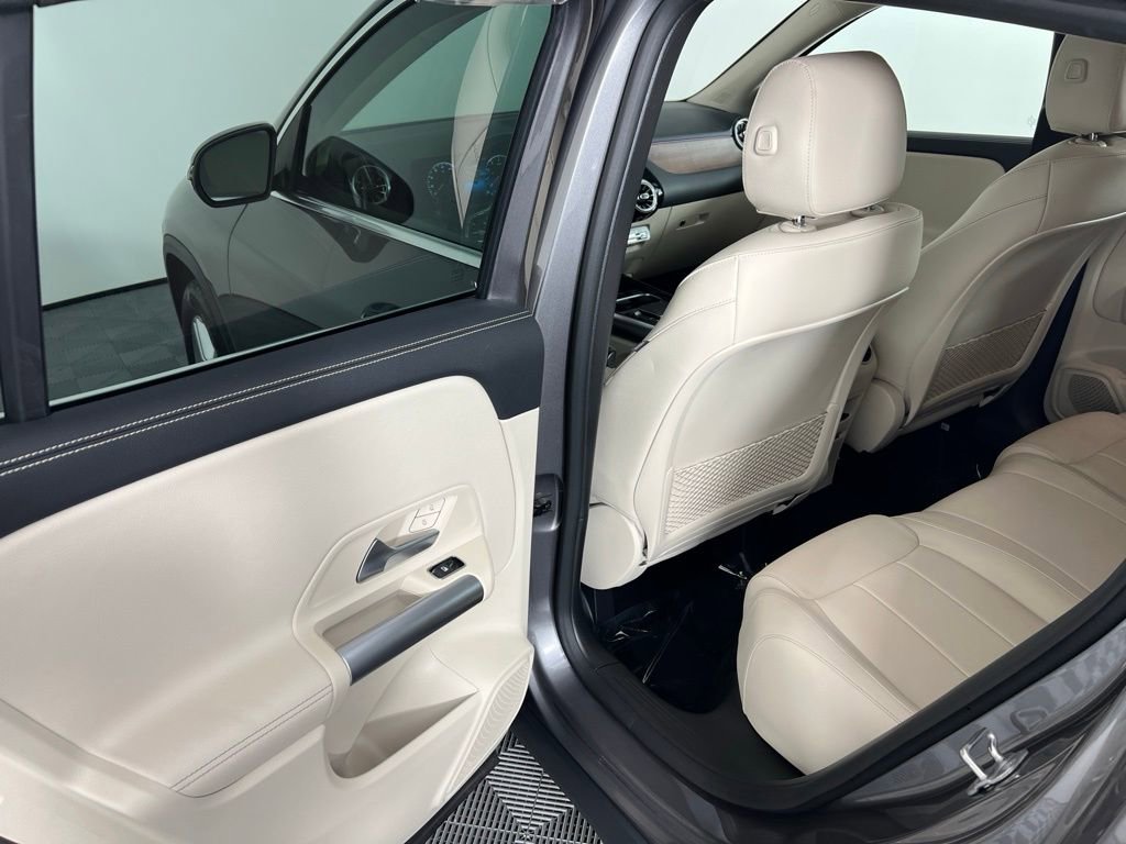 Certified 2023 Mercedes-Benz GLA 250 4MATIC w/ Premium Package image 25