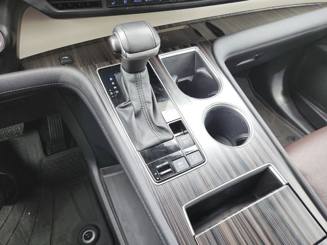 Certified 2024 Toyota Sienna Platinum FWD image 19