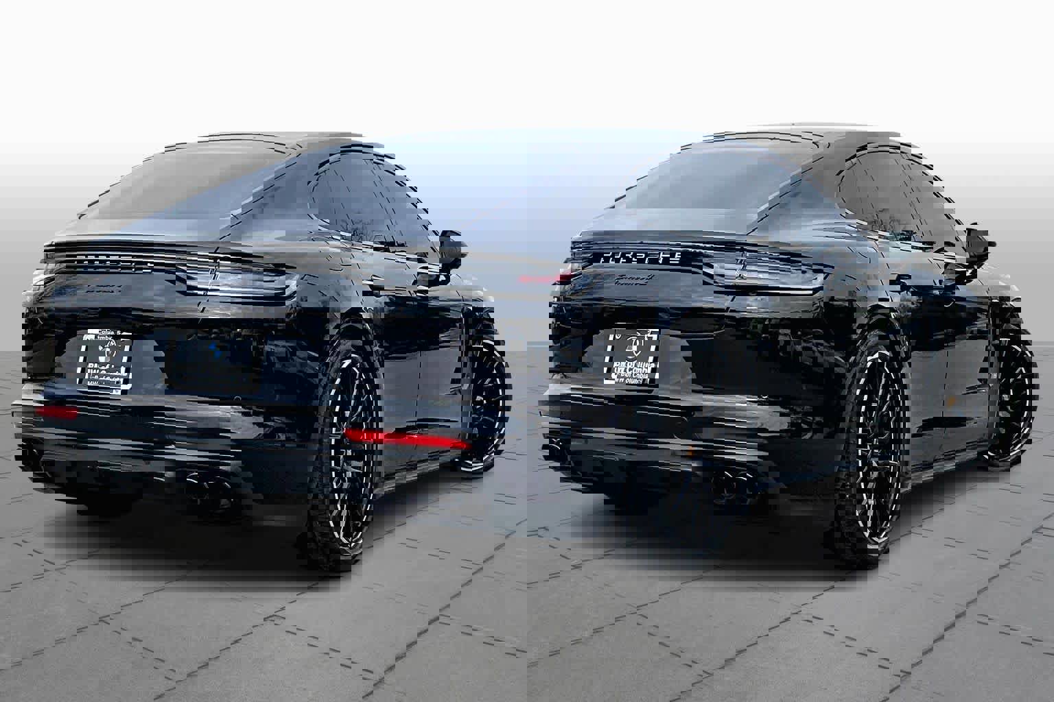 Used 2023 Porsche Panamera 4 Platinum Edition image 12