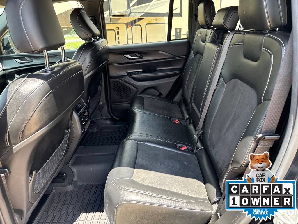 Certified 2024 Jeep Grand Cherokee Altitude AWD/4WD image 10
