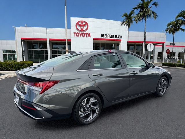 Used 2024 Hyundai Elantra Limited FWD image 6