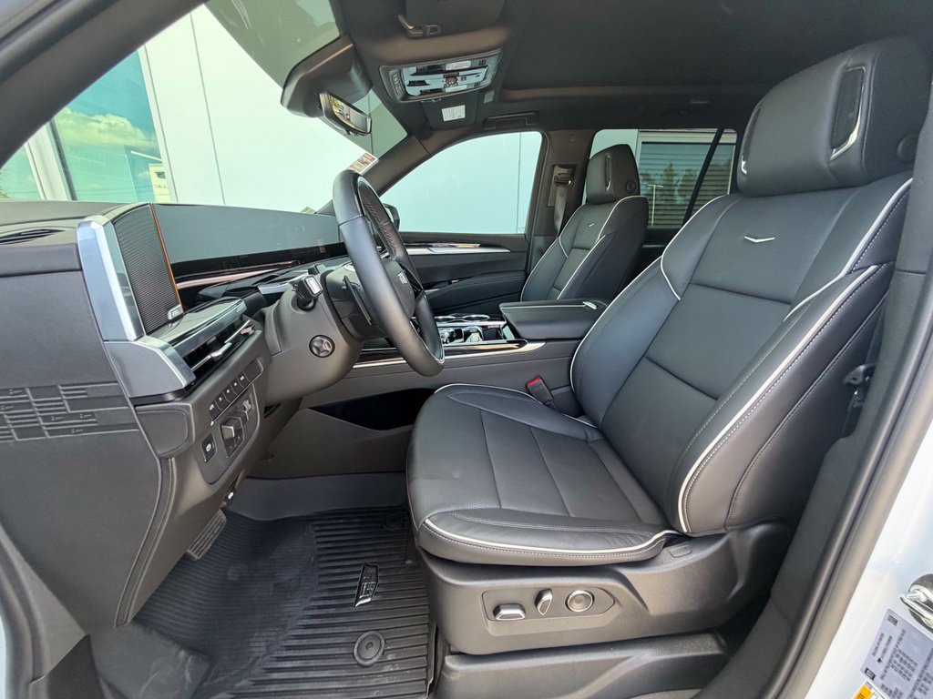 New 2026 Cadillac Escalade Sport w/ LPO, Floor Liner Package AWD/4WD image 13