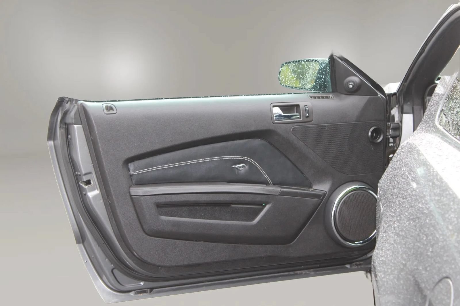 Used 2010 Ford Mustang GT Premium RWD image 12