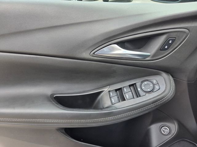 Used 2023 Buick Encore GX Select w/ Sport Touring Package image 16