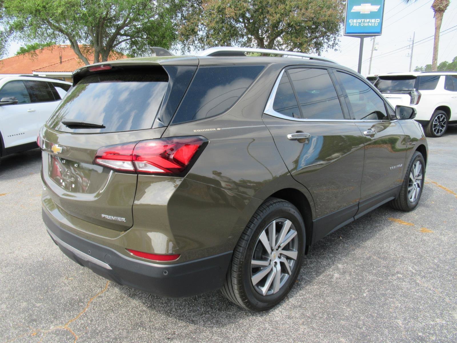 Used 2024 Chevrolet Equinox Premier FWD image 6