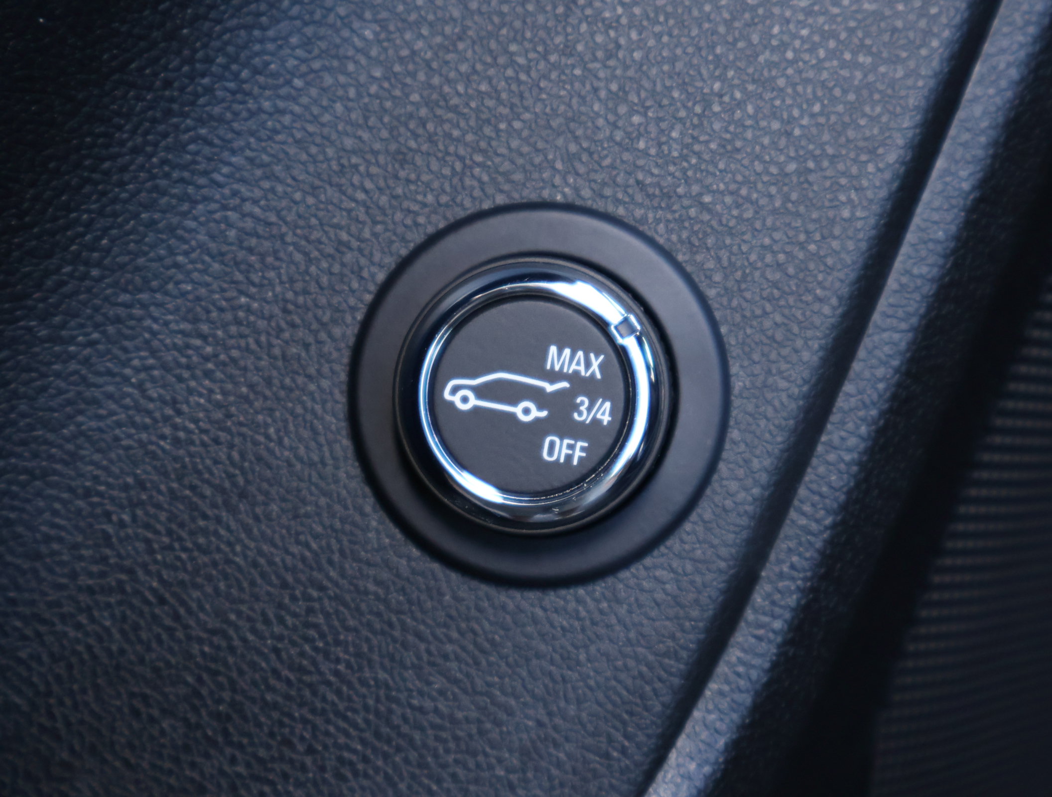 Used 2024 Chevrolet Blazer LT w/ Convenience Package FWD image 9