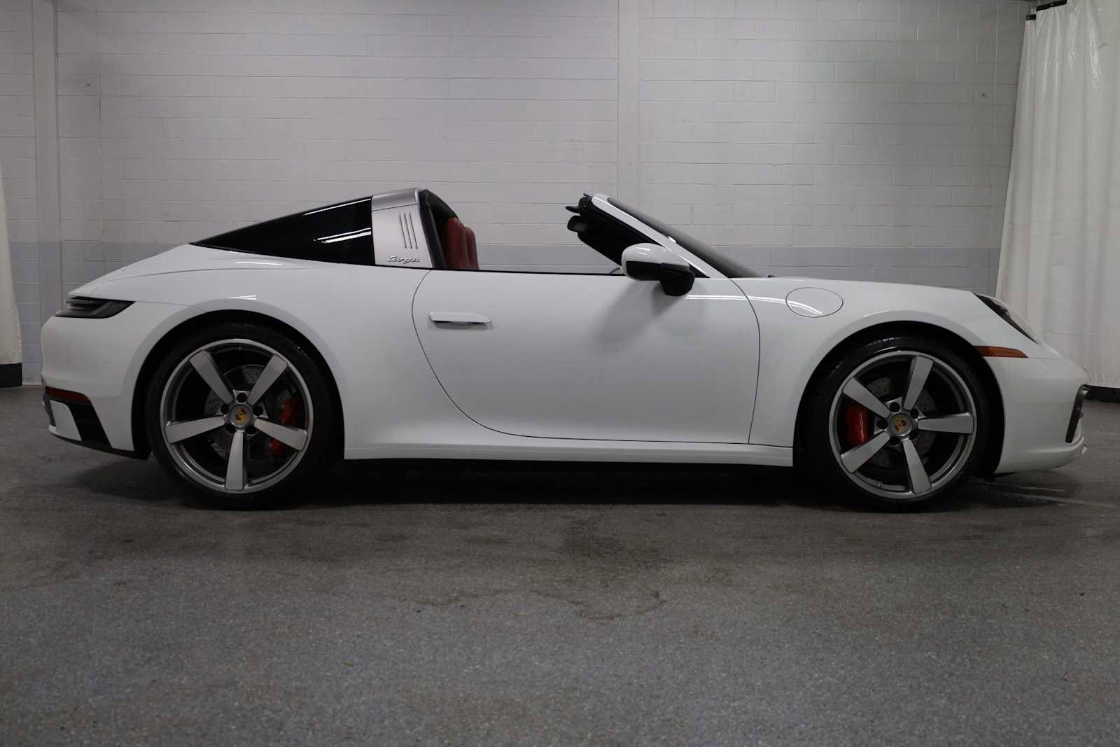 Certified 2024 Porsche 911 Targa 4S image 9