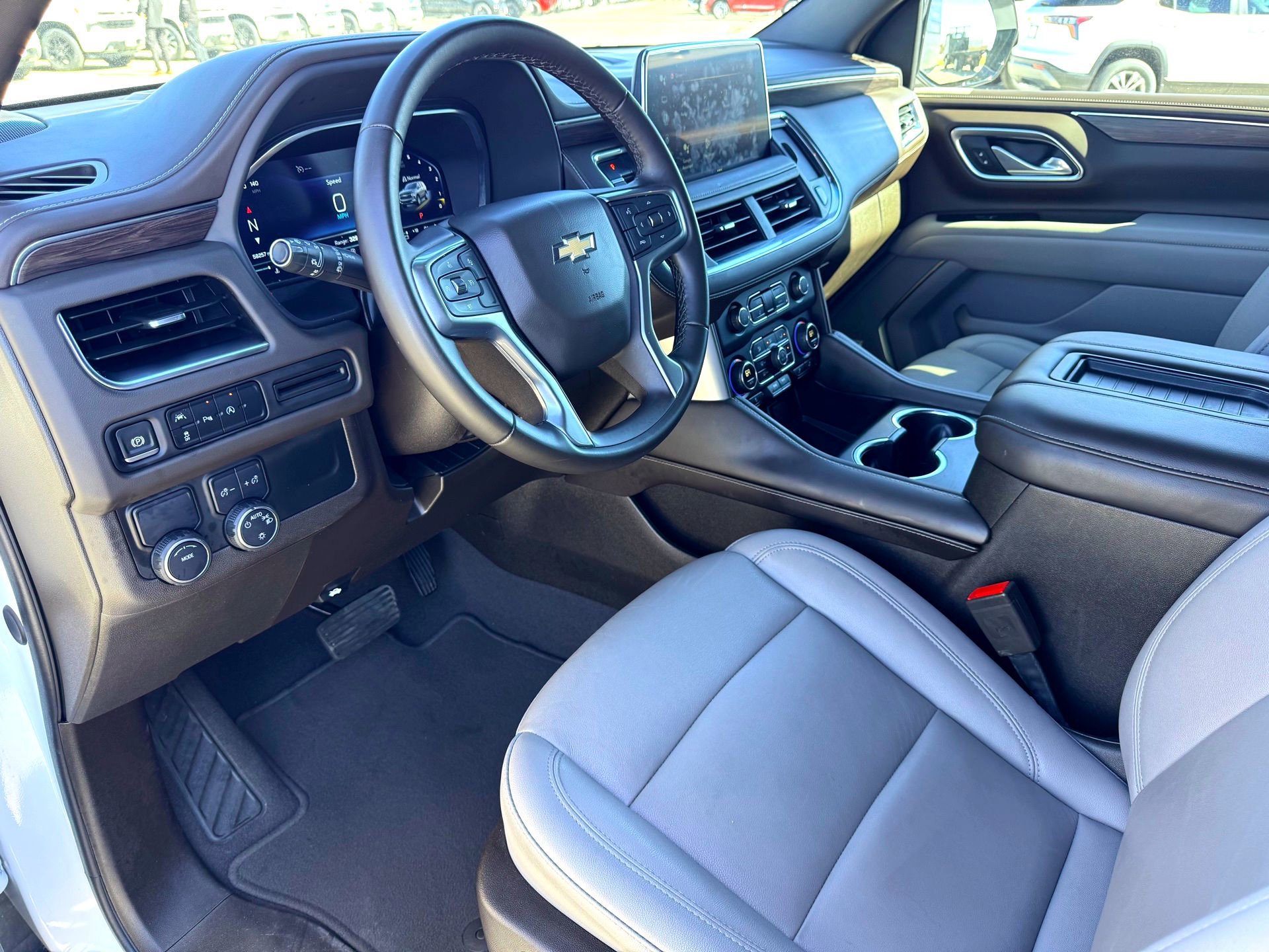 Used 2024 Chevrolet Suburban LT image 11