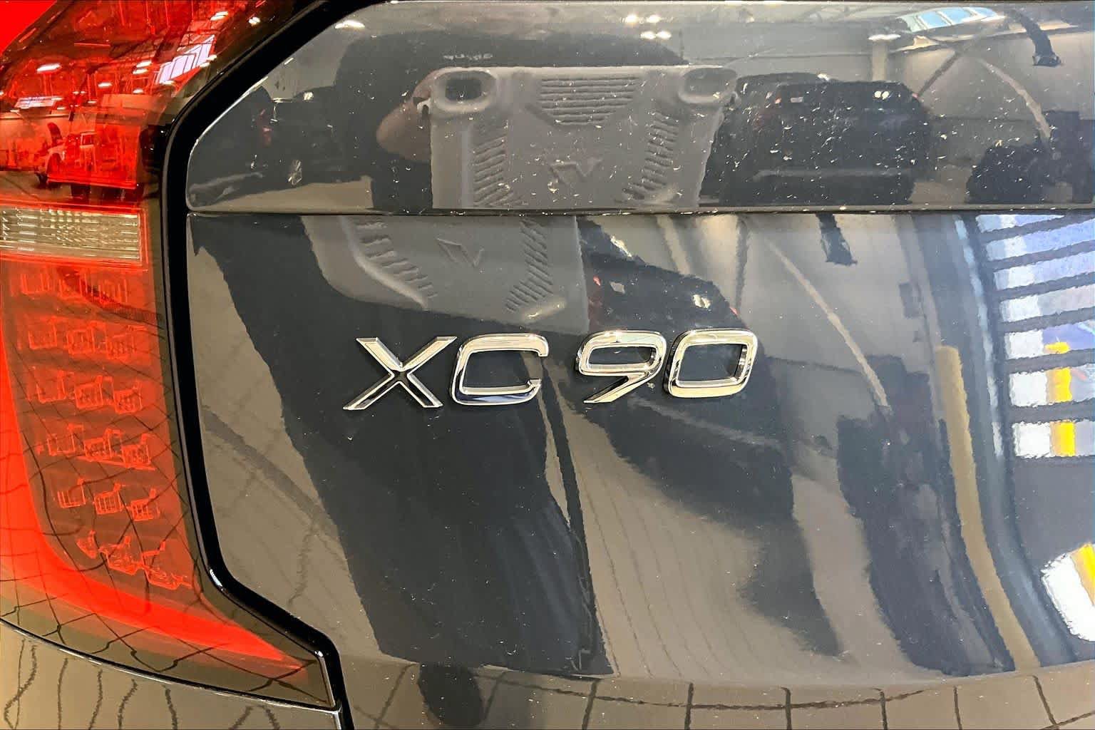 New 2026 Volvo XC90 B5 Plus w/ Protection Package Premier AWD/4WD image 6