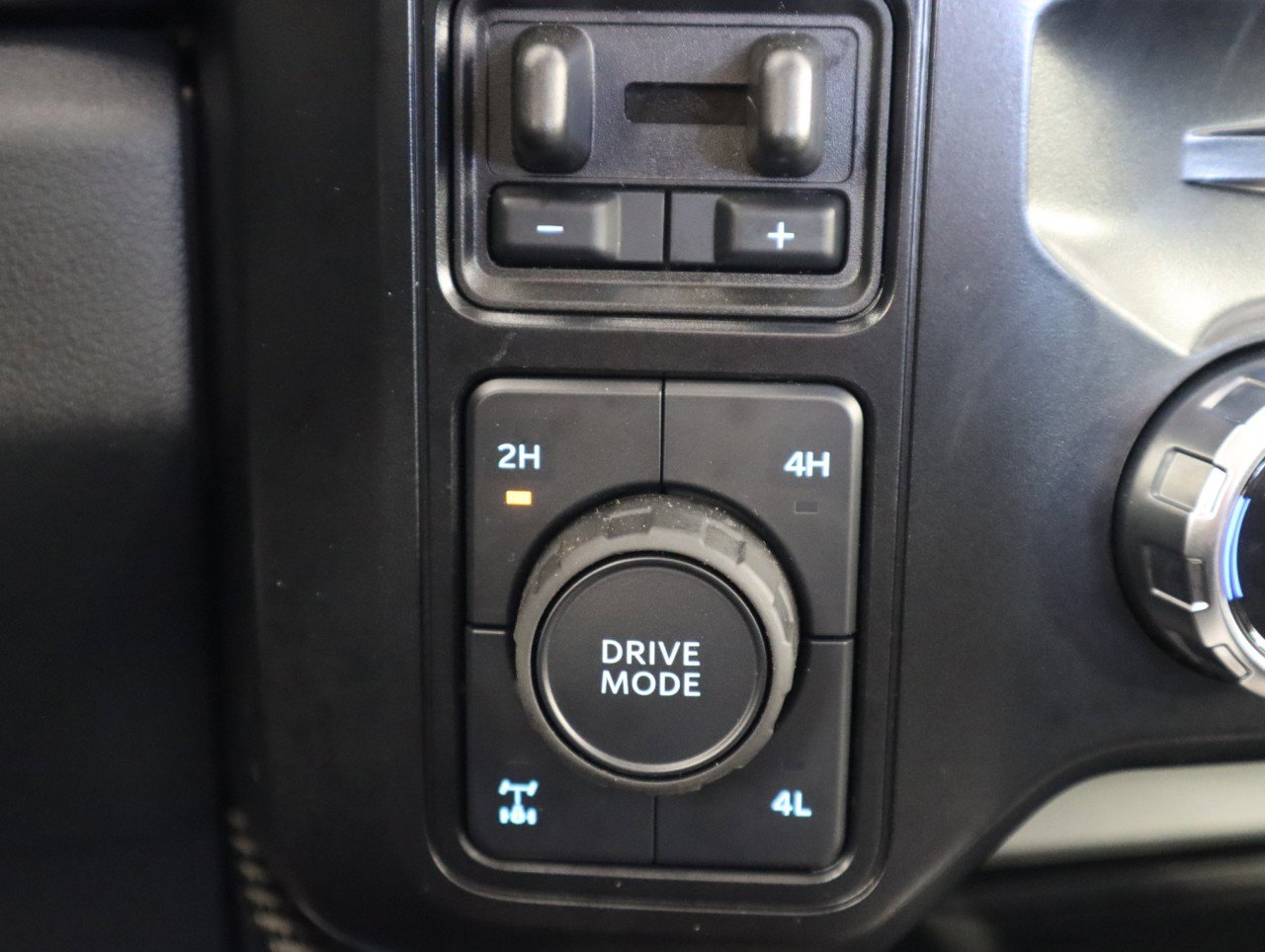 Used 2025 Ford F250 Lariat w/ Lariat Ultimate Package image 23