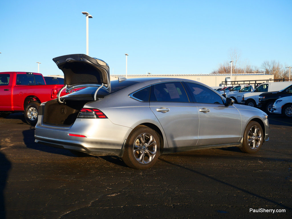 Used 2023 Honda Accord EX image 11