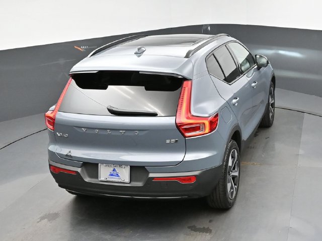 Used 2023 Volvo XC40 B5 Plus w/ Protection Package Premier AWD/4WD image 46