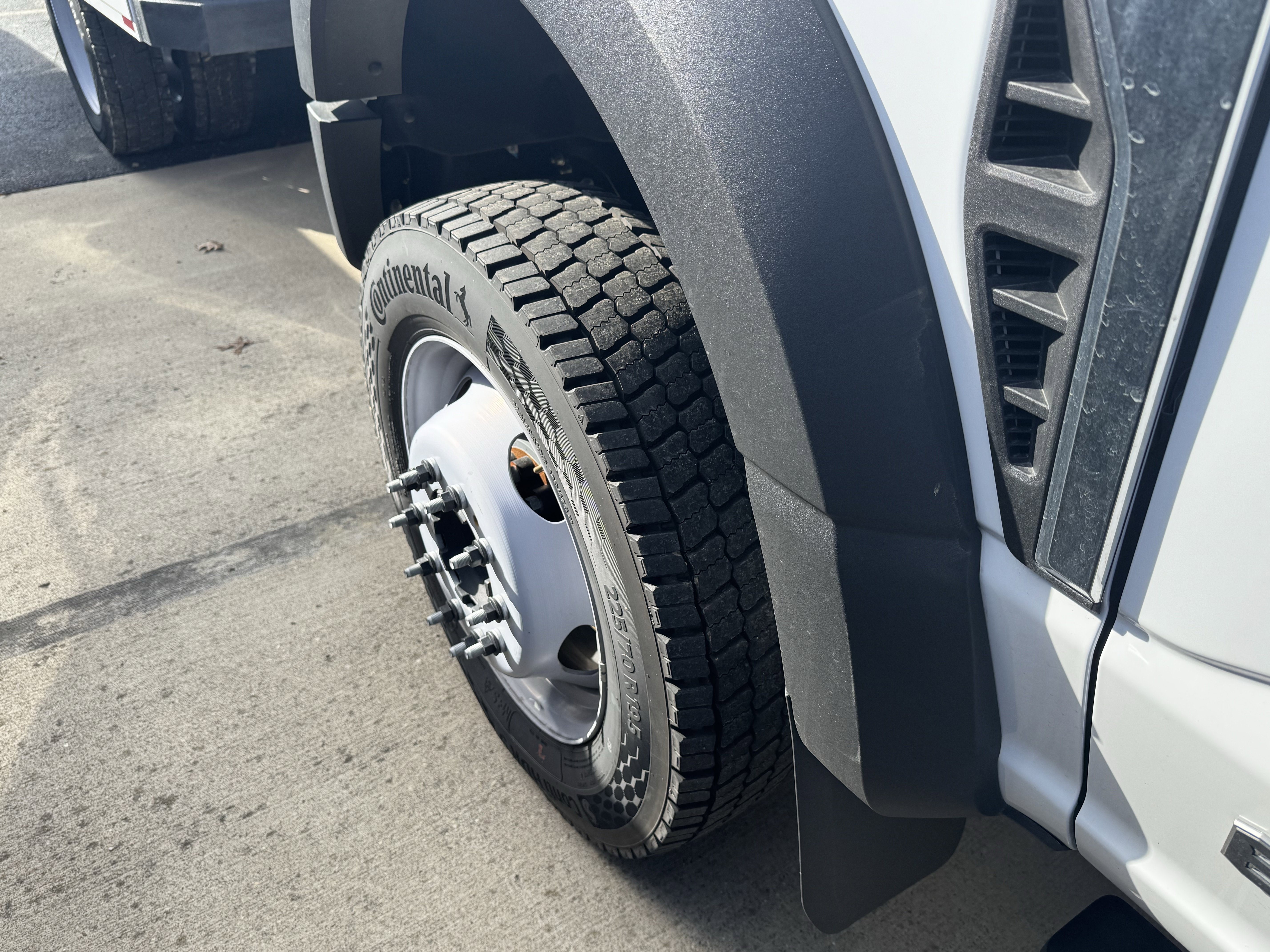 New 2025 Ford F450 XL w/ XL Chrome Package image 8