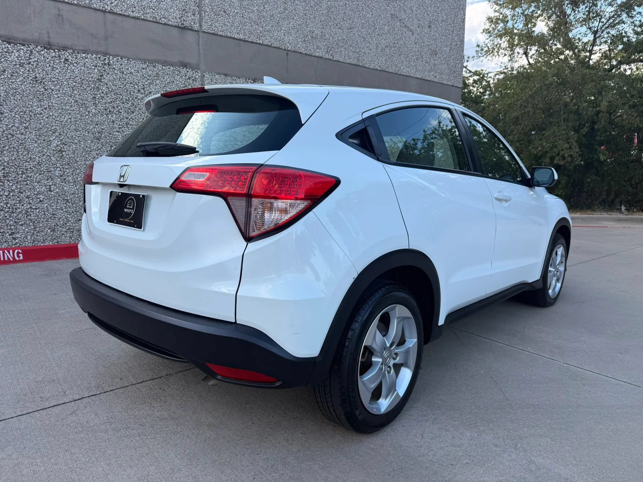 Used 2016 Honda HR-V LX image 6