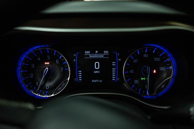 Used 2023 Chrysler Voyager LX image 17