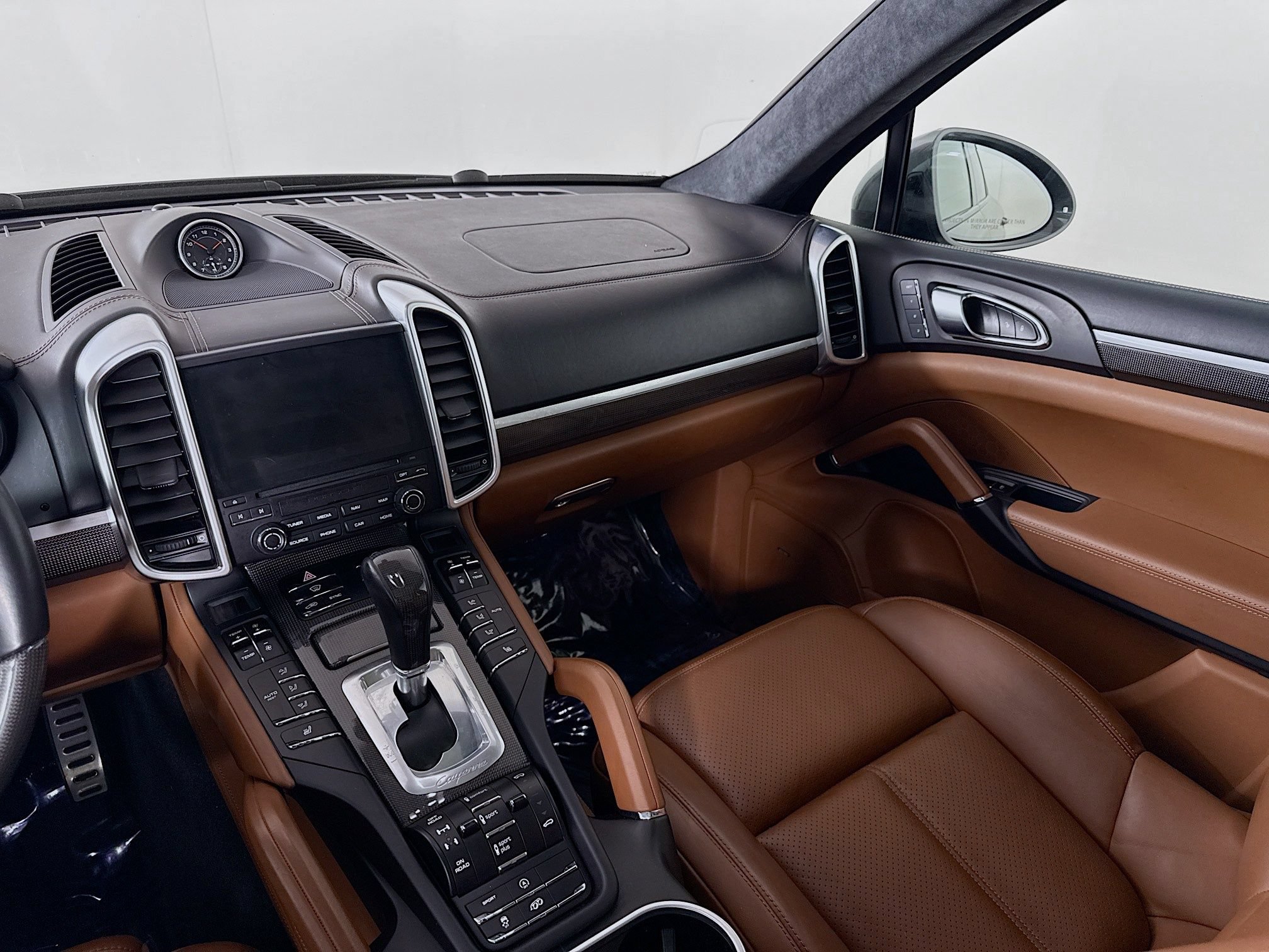Certified 2018 Porsche Cayenne GTS AWD/4WD image 25