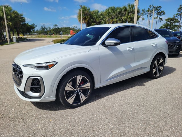 Certified 2025 Audi SQ5 Prestige AWD/4WD image 4