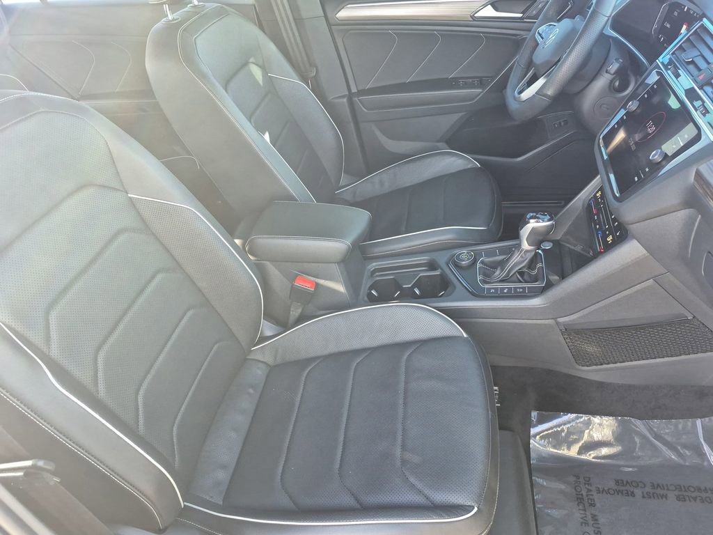 Used 2022 Volkswagen Tiguan SEL R-Line image 16