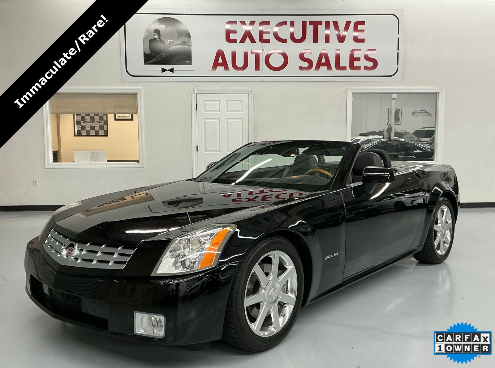 Used 2005 Cadillac XLR image 1