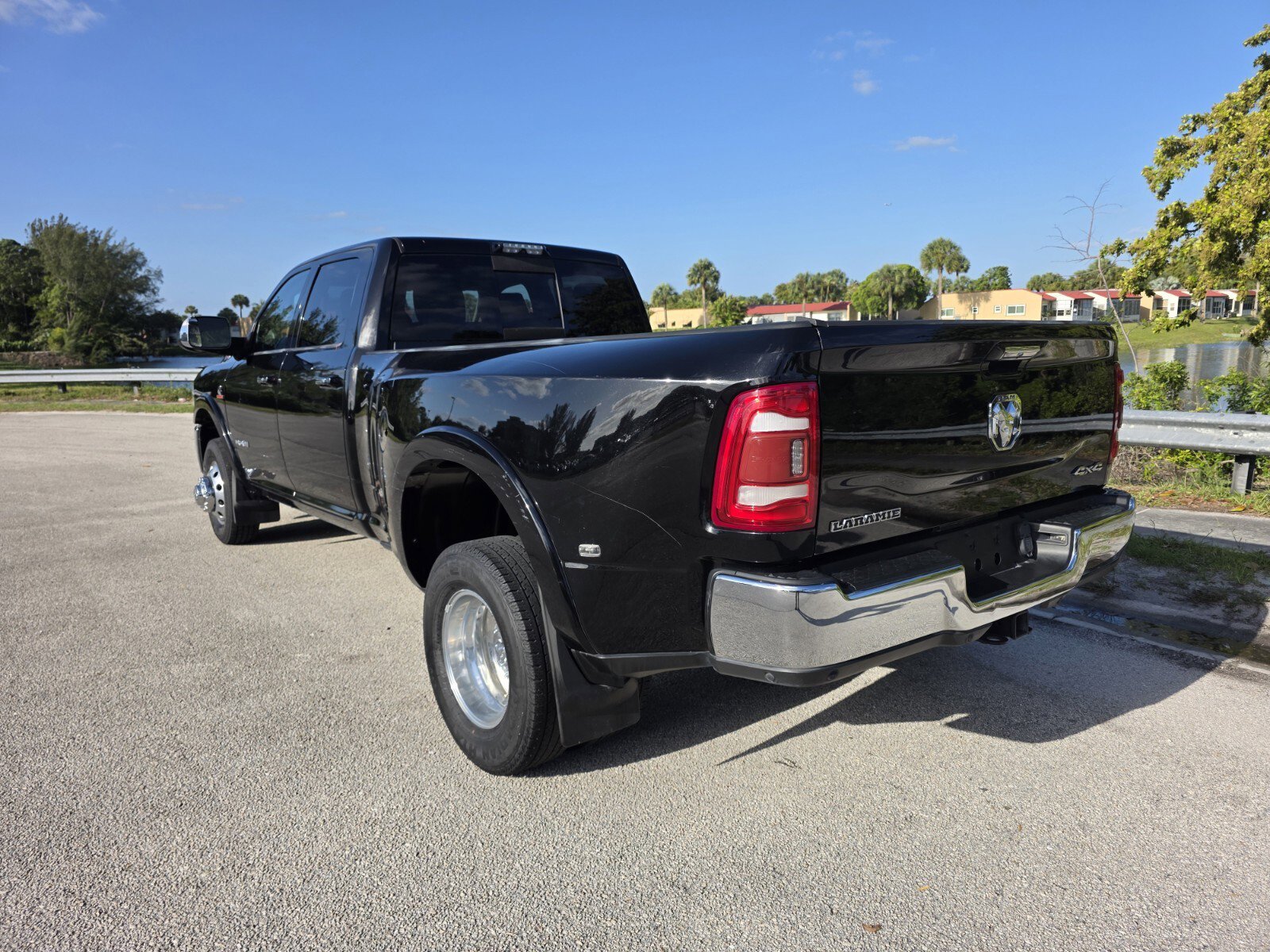 Used 2021 RAM 3500 Laramie AWD/4WD image 2
