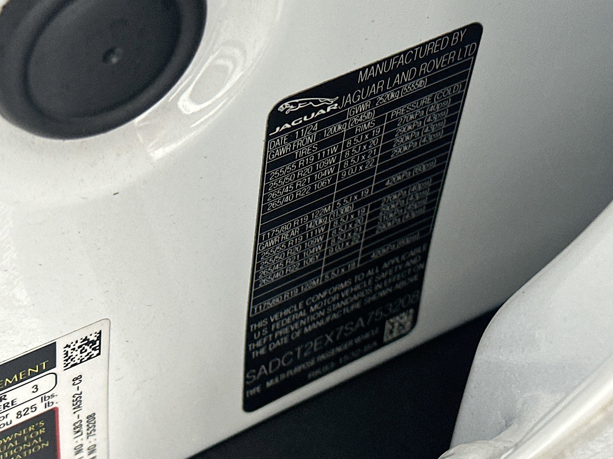 Used 2025 Jaguar F-PACE R-Dynamic S image 12