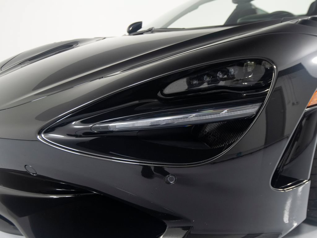 Used 2026 McLaren 750S Spider RWD image 38