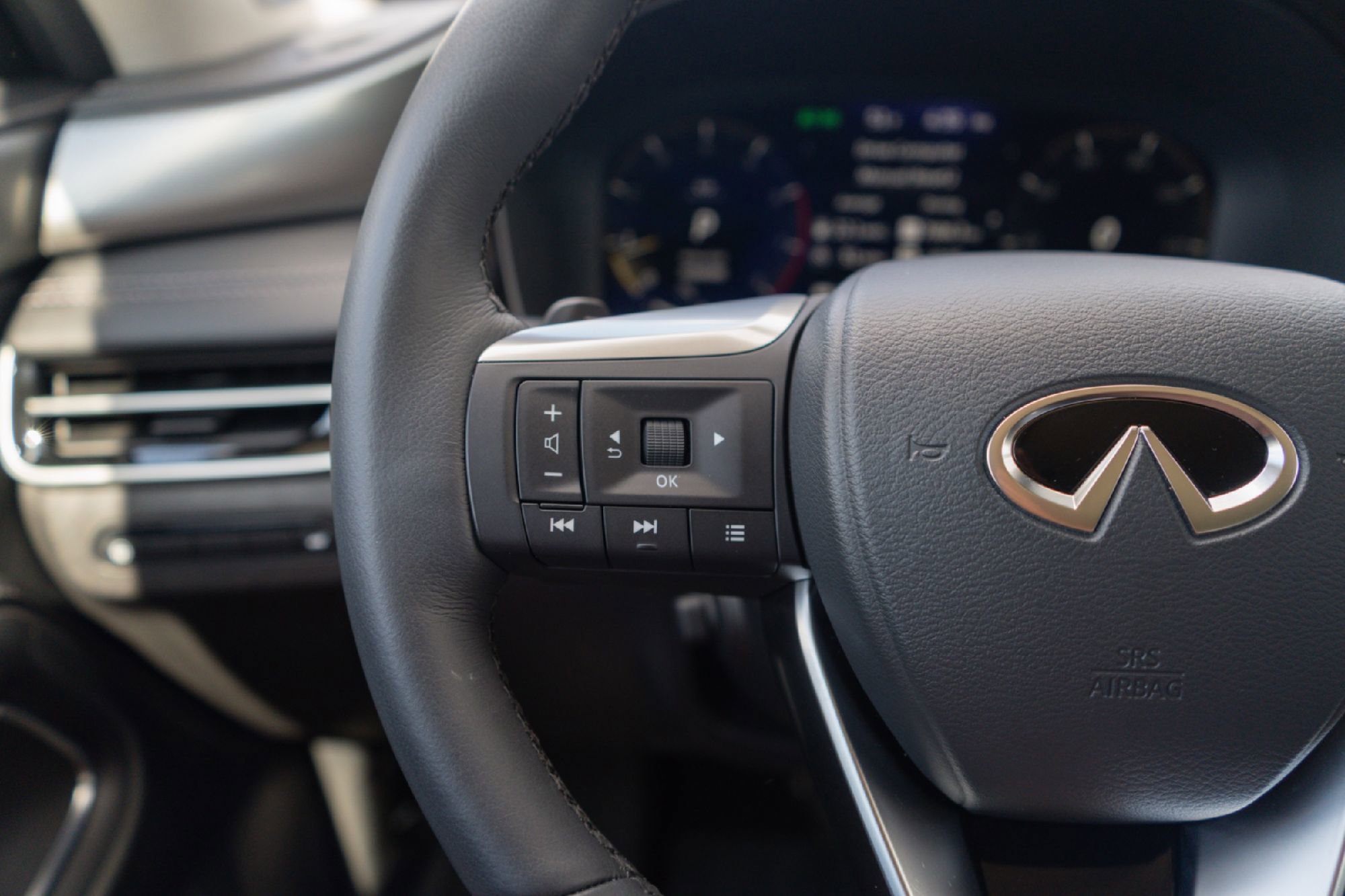 Certified 2026 INFINITI QX60 Luxe w/ Cargo Package image 12