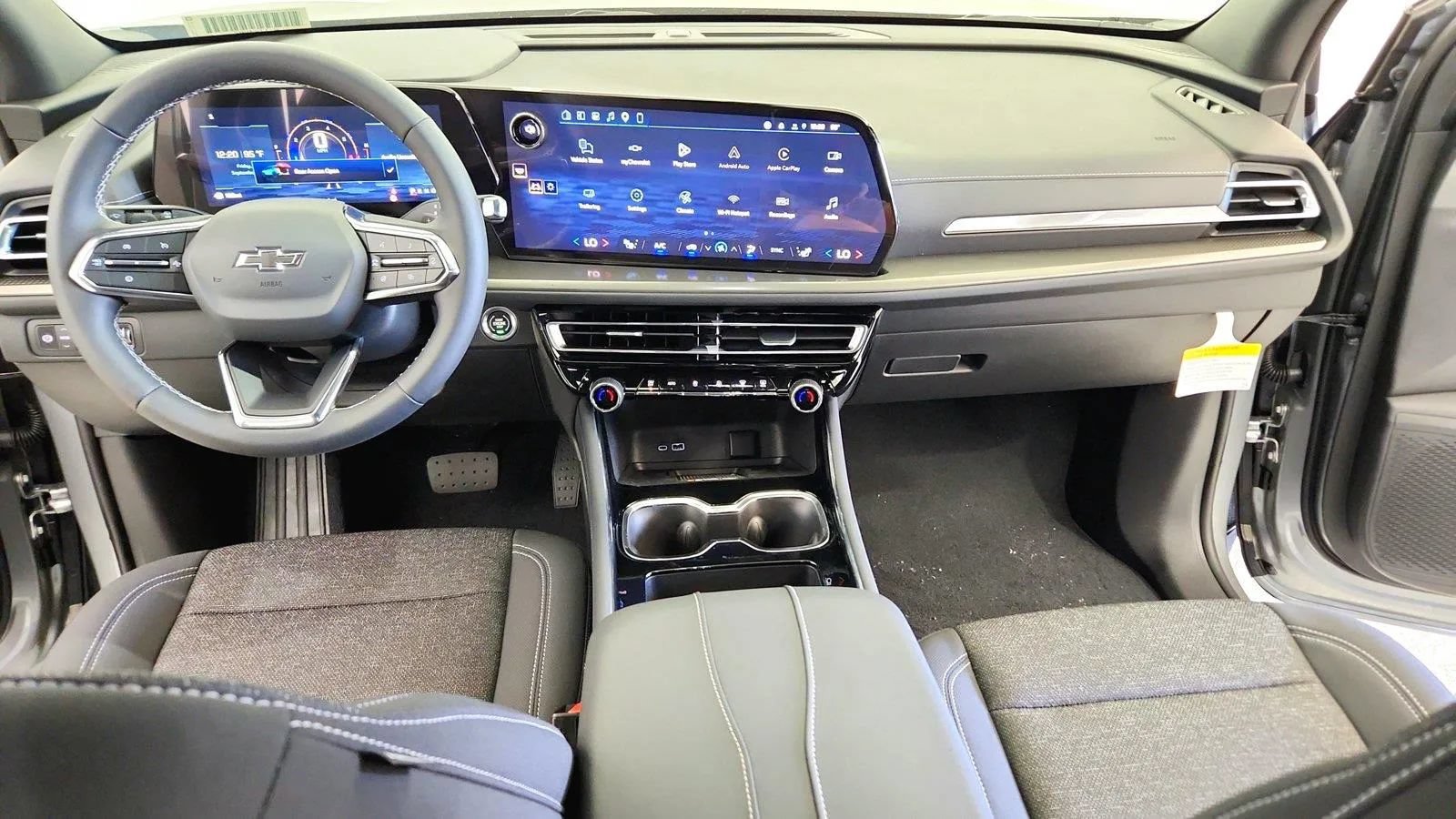 New 2027 Chevrolet Traverse LT w/ Midnight/Sport Edition FWD image 27