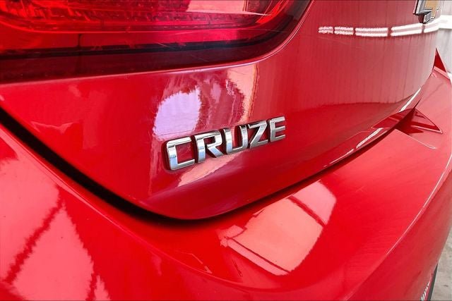 Used 2017 Chevrolet Cruze LT w/ Convenience Package FWD image 9