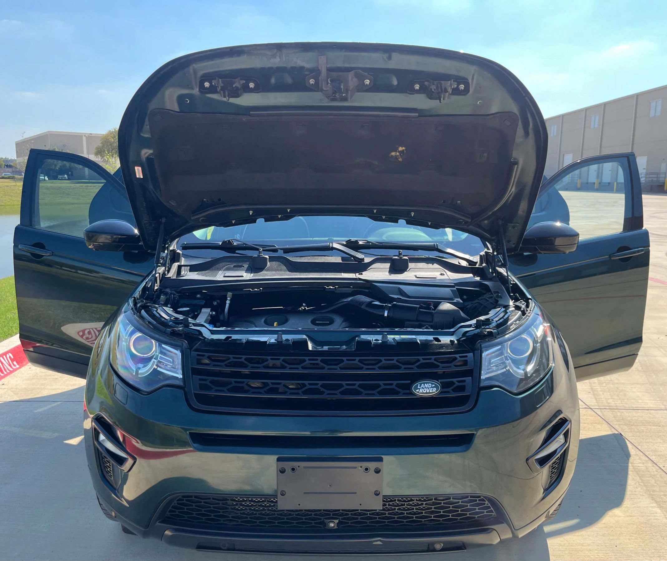 Used 2016 Land Rover Discovery Sport HSE AWD/4WD image 15